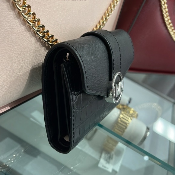 MICHAEL KORS CARMEN MEDIUM LOGO AND FAUX LEATHER WALLET BLACK
NWT - Picture 16 of 16